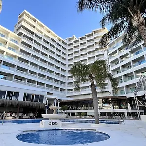 Hotel Parasol By Dorobe